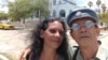 Periodista cubano Jorge Fernández Era junto a su esposa, la escritora Laideliz Herrera Laza.