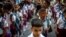 Estudiantes en su primer día de escuela tras las vacaciones de verano, este 5 de septiembre, en La Habana, Cuba. (AP Photo/Ramon Espinosa)