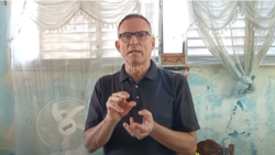 Niegan visita en prisión a Ferrer por negarse a vestir como preso común