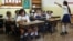 Estudiantes cubanos en su aula