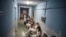 El pasillo de un hospital en La Habana, en una imagen de archivo. (Ramon Espinosa Pool via REUTERS)