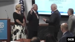 Tomás Regalado jura como nuevo director de la Oficina de Transmisiones a Cuba. 