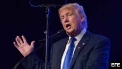 Durante un acto de campaña en el James L. Knight Center de Miami, Donald Trump dijo que revertirá la apertura hacia Cuba a menos que los Castro ofrezcan libertades religiosas y políticas.