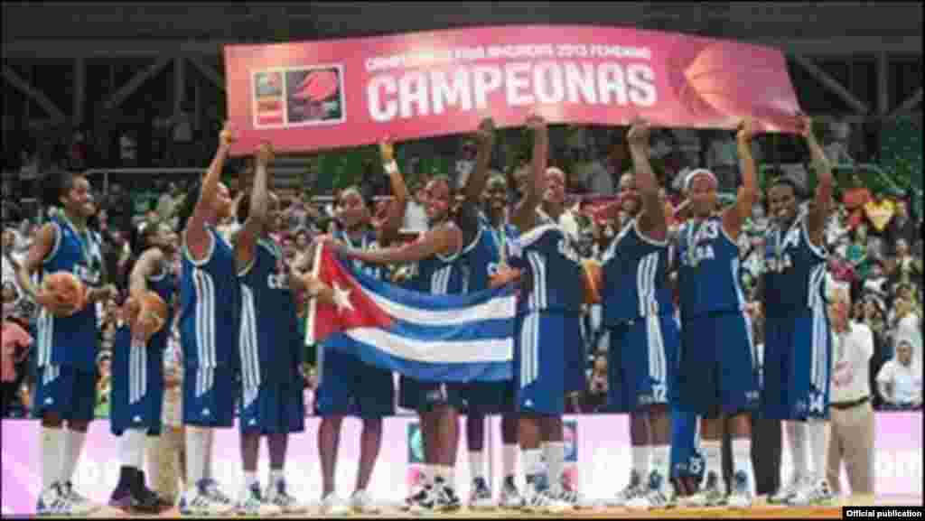 Cuba ganó el oro en el Premundial de baloncesto femenino al derrotar a Canadá 79-71 en Xalapa, la capital del estado mexicano de Veracruz.