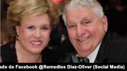 Remedios Díaz-Oliver junto a su esposo Fausto. Con esta foto anunció en sus redes sociales el fallecimiento del que fuera su esposo durante 66 años.