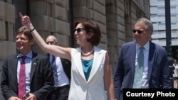 Jeffrey DeLaurentis y Roberta Jacobson fueron parte de la delegación estadounidense que paseó por La Habana.