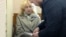 Diane Loginova detenida en San Petersburgo, Rusia.
