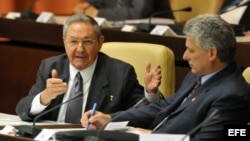 Raúl Castro y Miguel Díaz-Canel.