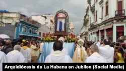 Procesión de la Virgen de la Caridad del Cobre, Patrona de Cuba, por las calles de La Habana. 