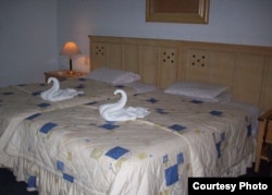 Habitación del Hotel Havana Riviera. ¿La cámara estará en el pico del cisne? (tripadvisor)