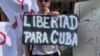 Protestan en Belgrade, Serbia, a favor de la democracia en Cuba