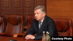 Coronel General Alexander N. Savenkov, viceministro del Interior de Rusia.