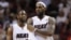 Dwyane Wade (izq) y LeBron James (dcha), dos de los principales jugadores del Miami Heat. 
