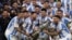 El equipo de Argentina levanta el trofeo después de ganar la Copa América 2024 REUTERS/Agustin Marcarian