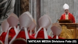 Homilía del Cardenal Reina. (VATICAN MEDIA Divisione Foto)